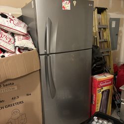 Lg refrigerator