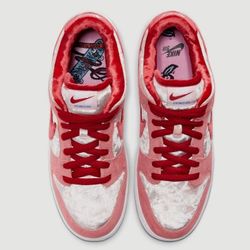 Nike Dunk Low SB, Size 12 Men, 13.5 Women 