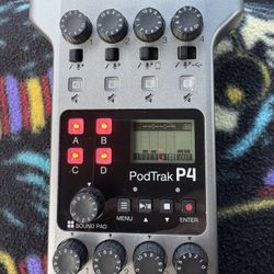 Zoom Podtrak P4 Portable Multitrack Podcast Recorder