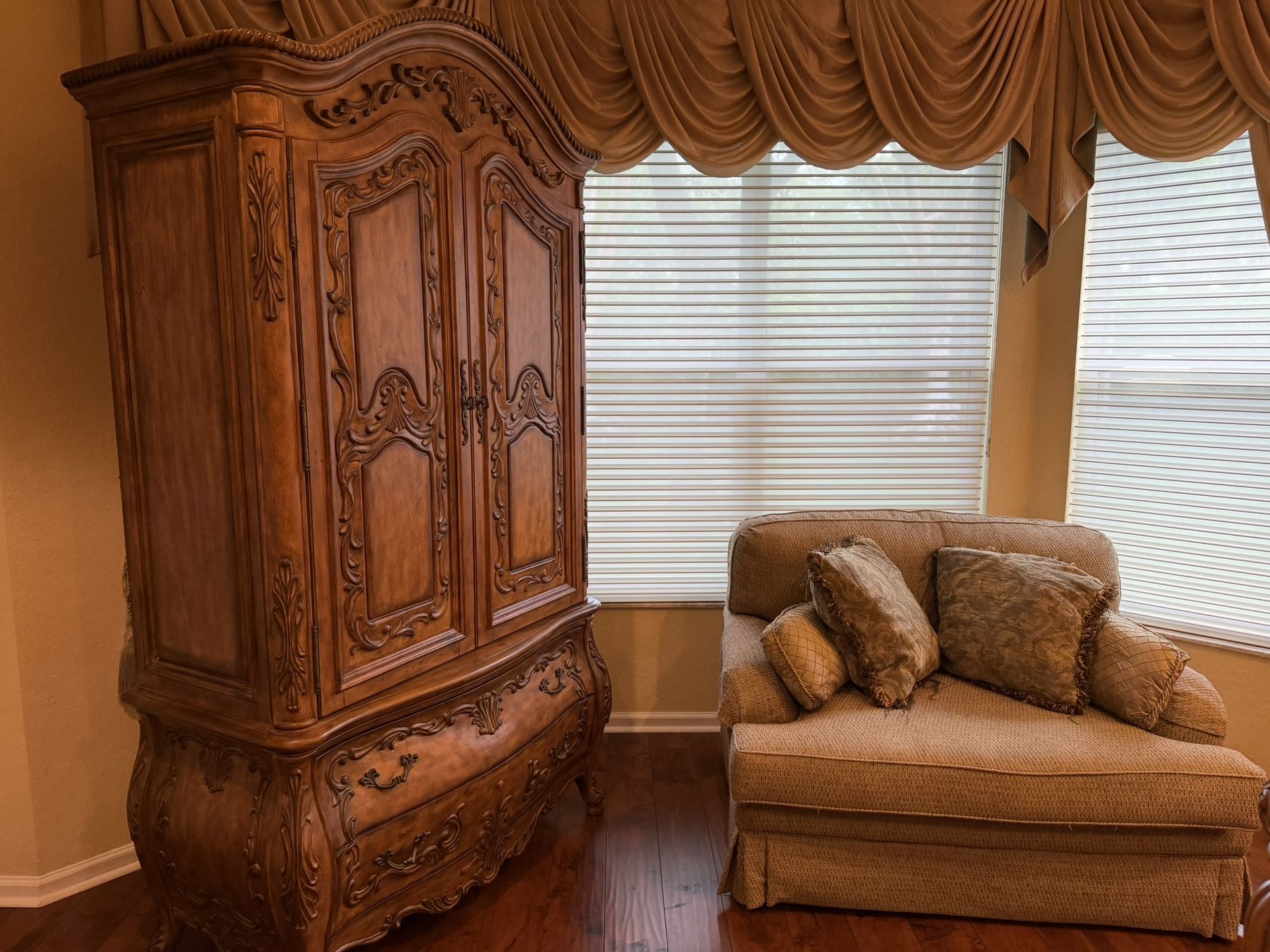 Armoire - Amazing Condition