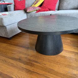 Coffee Table And Dining Room Set From Jerome’s Furniture