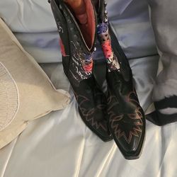 Ariat Womans 7.5 Boots New Open Box