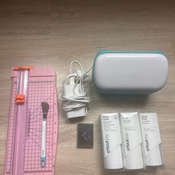 Cricut Joy Bundle – Machine + Accessories + Vinyl