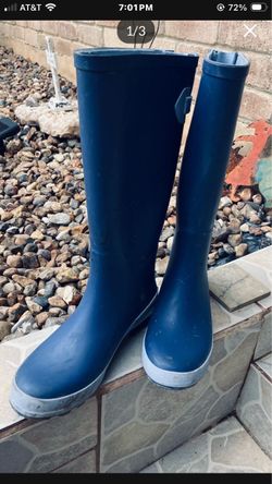 TIME & TRU WOMENS BOOTS