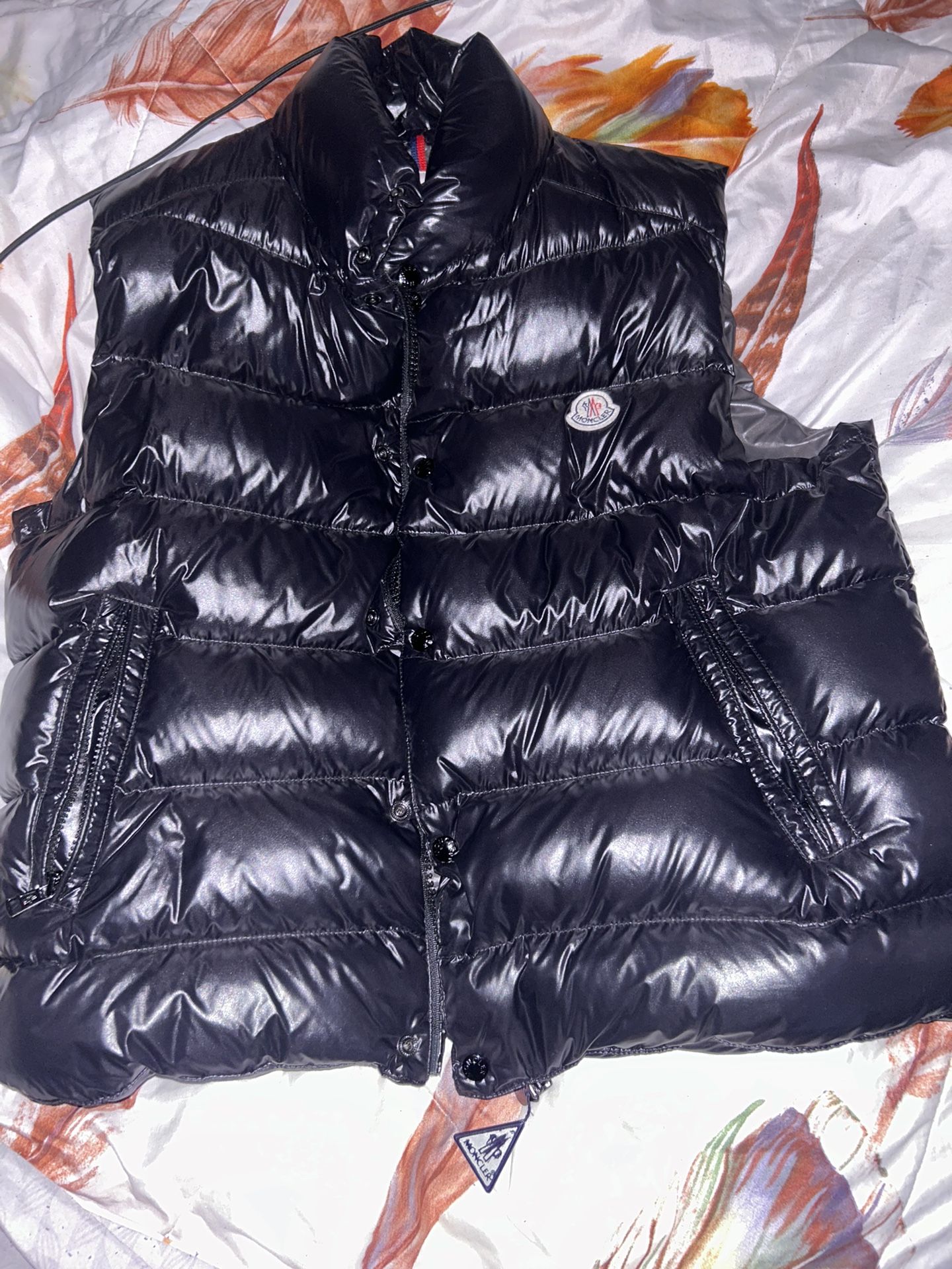 Moncler Tibb nylon laque down vest SzL