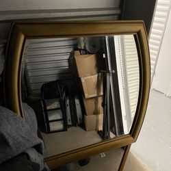 🛑 Dresser and Mirror ***MUST TAKE BOTH***
