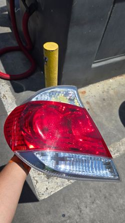 2006 Toyota Camry Left Taillight