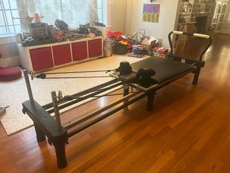 Pilates Reformer (AeroPilates)