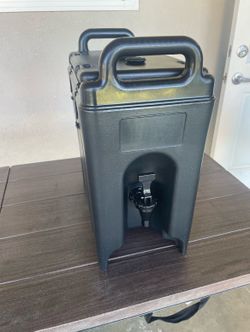 Cambro Insulated Beverage Dispenser