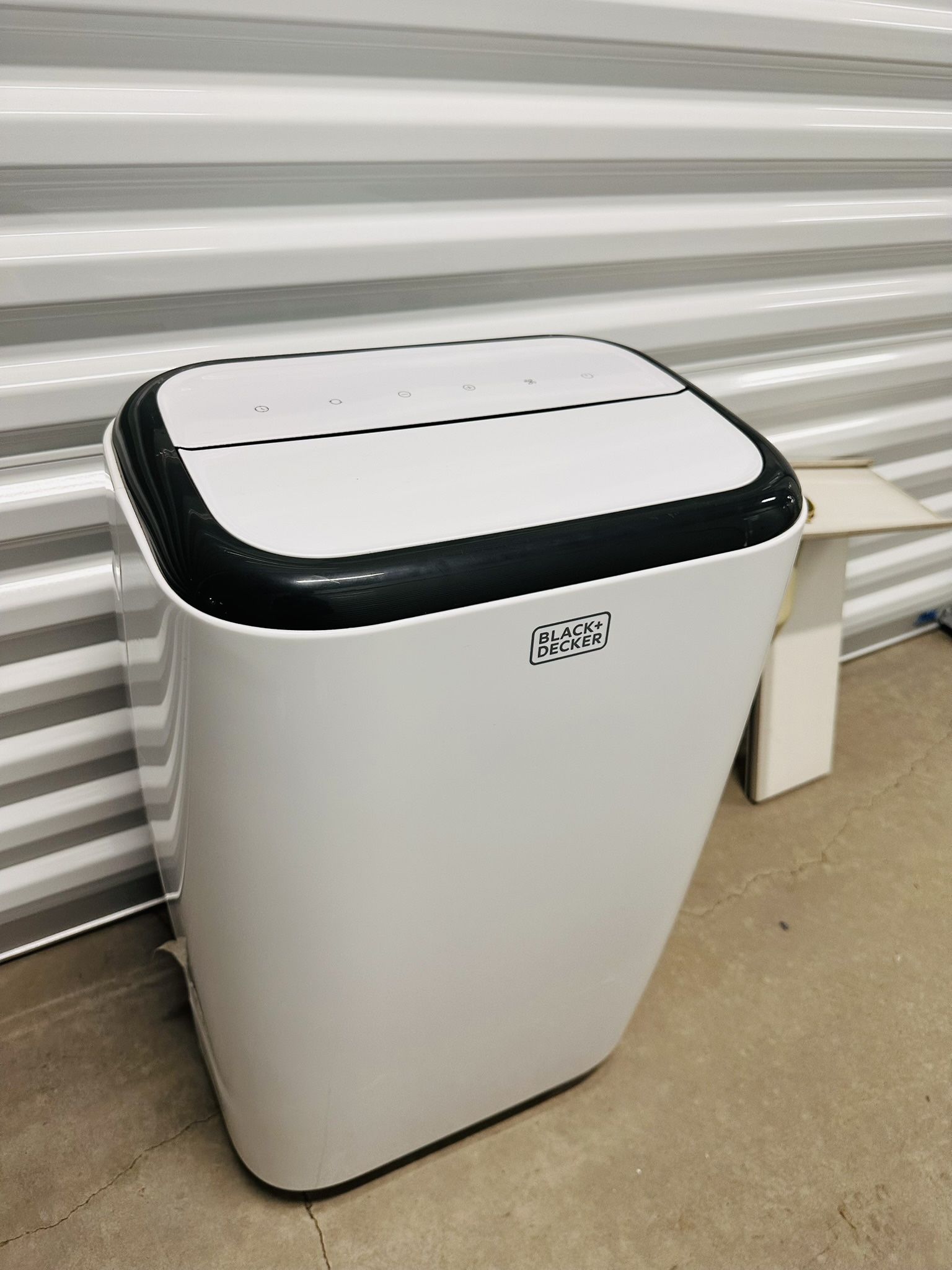 #23 Black + Decker 14,000 BTU Portable AC
