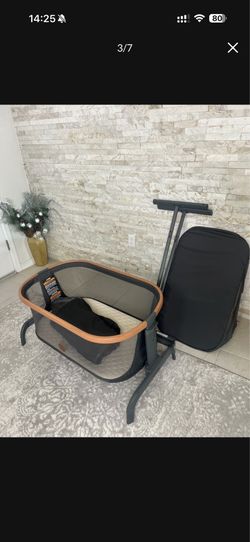 Maxi-Cosi Bassinet — Excellent Condition