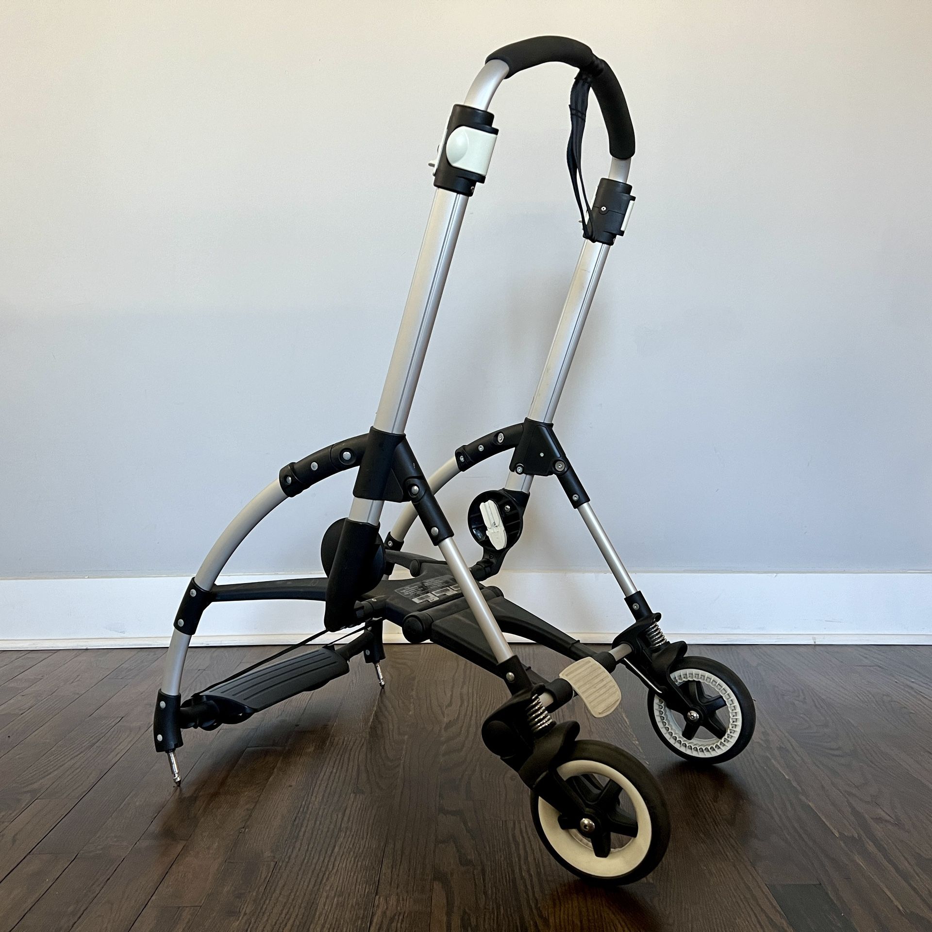 adapter uppababy Twinᵛ³/Trioᵛ³/Tribeᵛ³ Car Seat Osprey Nova Navy Blue go safety indicators Brady2024 SIZE:2K