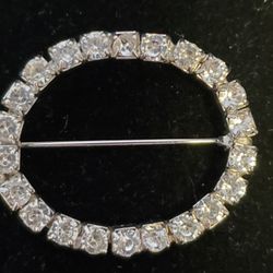 Vintage Rhinestone Wreath Brooch Silvertone