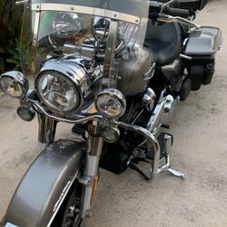 2017 Harley Davidson Road King