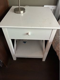 Set of 2 side tables