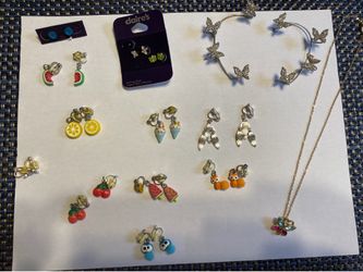Girl’s Earrings & Necklace