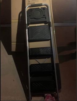 4 Step Ladder (grey) 