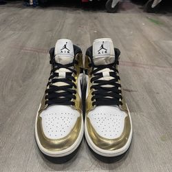 Air Jordan Mid Gold Medal