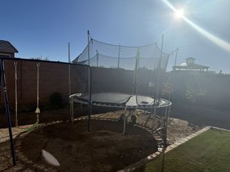12ft Round Trampoline With Safety Net