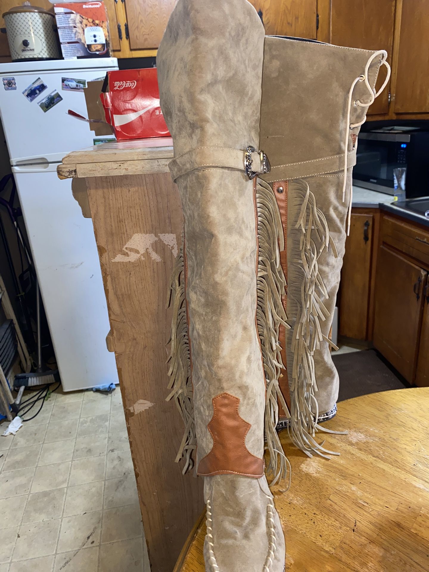 Woman’s moccasin boots vintage
