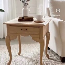 Vintage Broyhill side table 