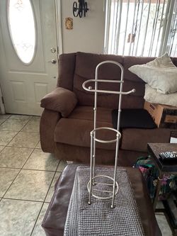 Toilet paper holder
