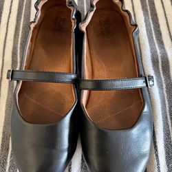 Tom’s ballerina flats size 8