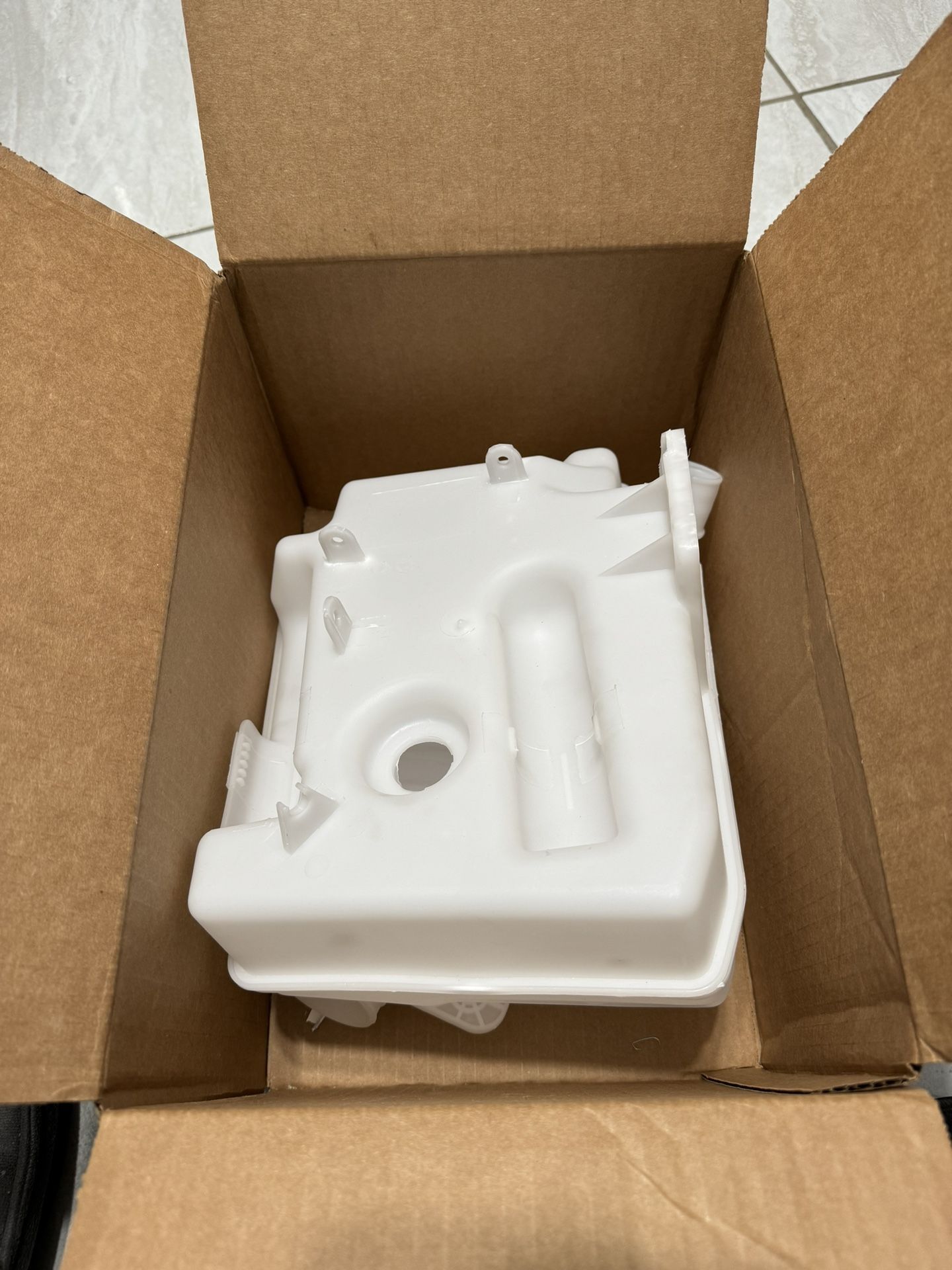 Windshield Washer Fluid Reservoir Tank For VW Eos Golf Jetta Rabbit Audi A3 S3