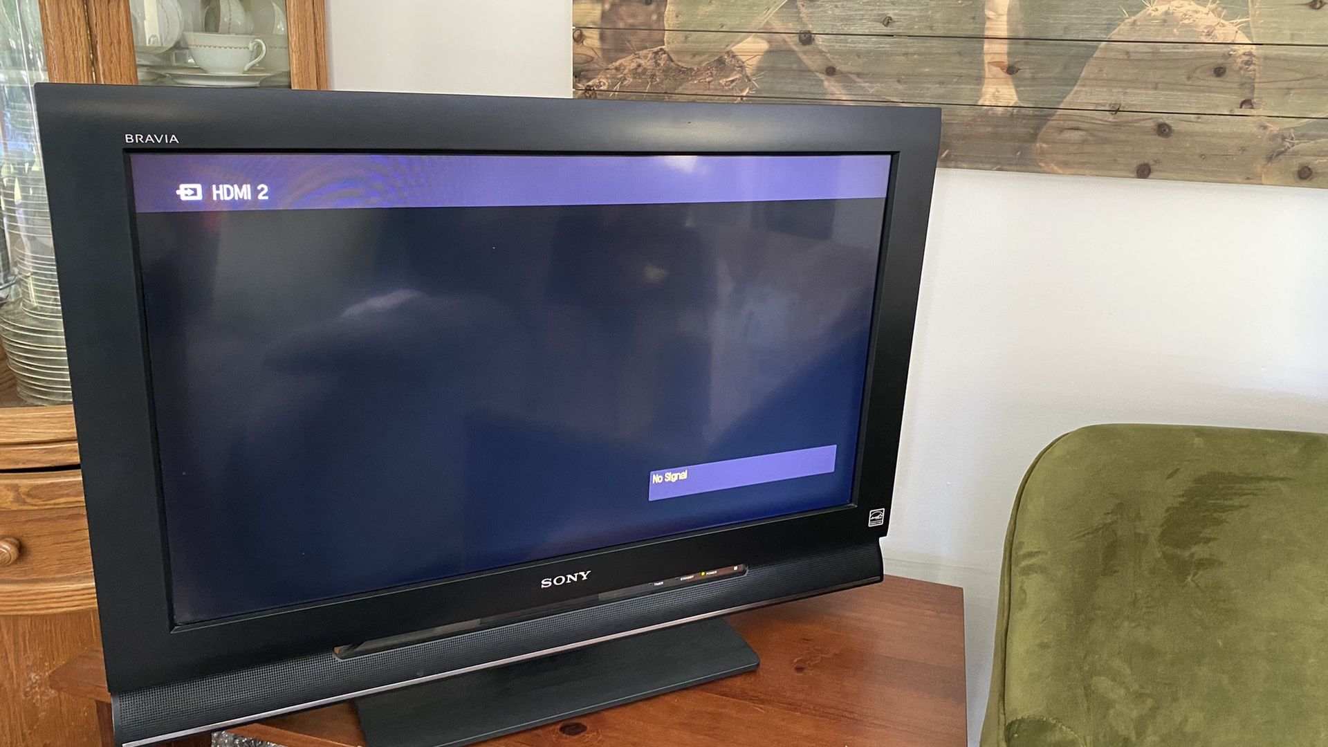 SONY BRAVIA - Flat Screen LCD TV