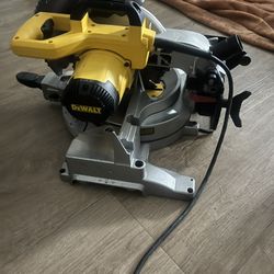 Dewalt Saw