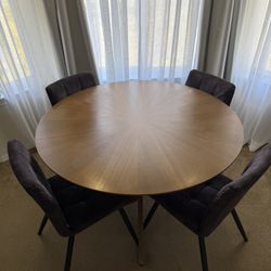 Mid-Century Modern Dining Table And Dining Chairs