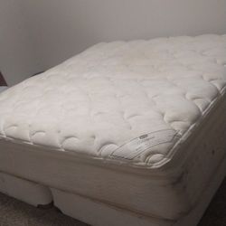 King Mattress And BoX SPRINGS 