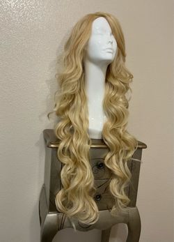 NEW 24” LONG LACE FRONT BLONDE CURLY WIG COLOR 613 HEAT RESISTANT