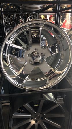 22's WHEELS AND TIRES US MAG