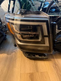 2020 2021 2022 2023 2024 Nissan Titan Right Passenger Headlight