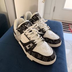 Louis Vuitton Sneakers size 11