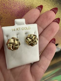 10k BIG KNOT STUDS