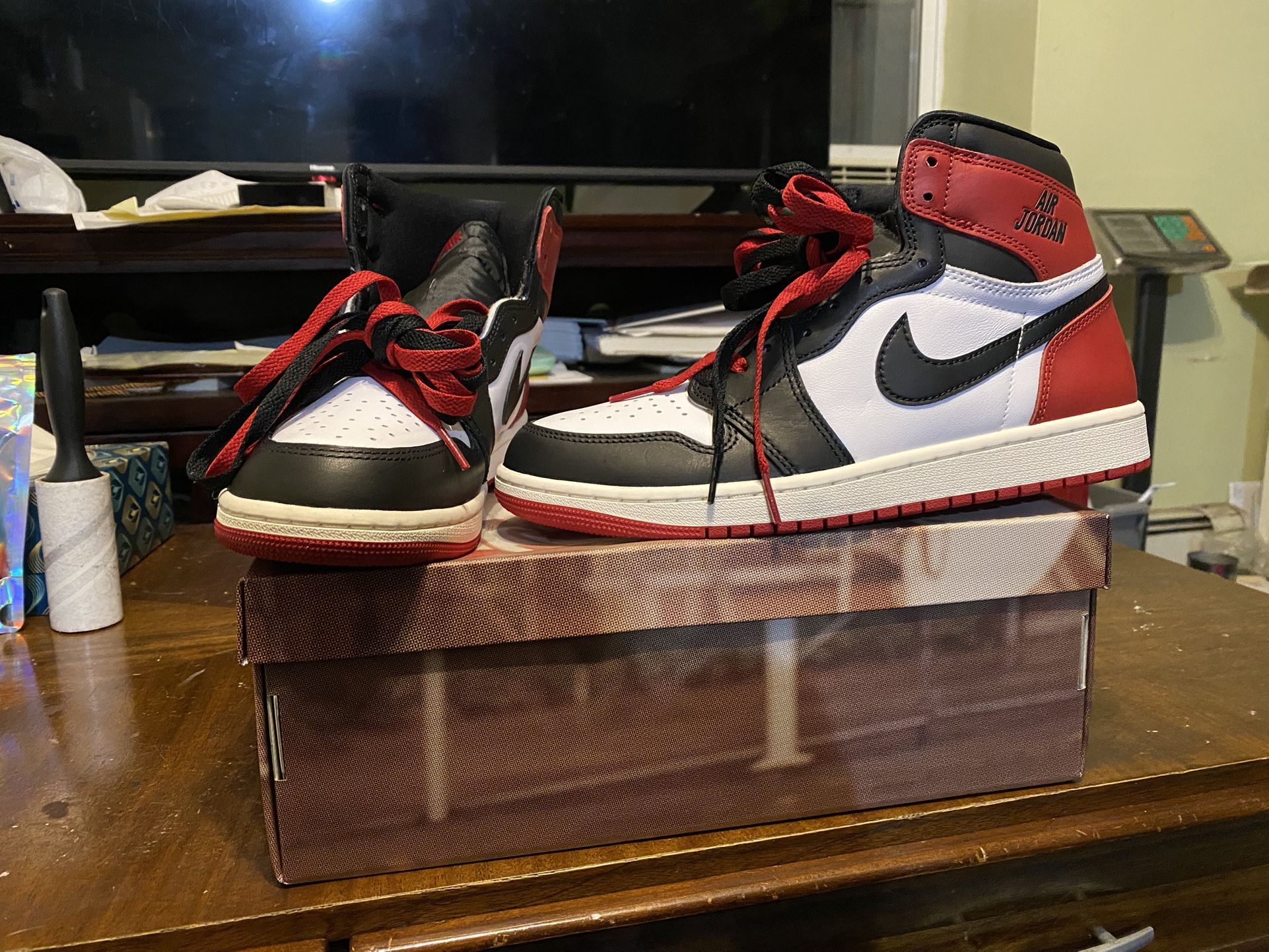 Air Jordan 1 High Black Toe Reimagined Size 9.5 New