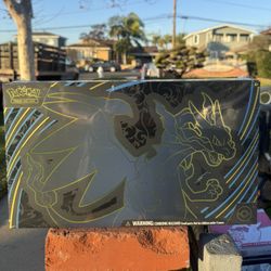 Pokémon Mega Evolution Charizard X ex UPC 