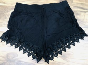 Fashion Nova Black shorts
