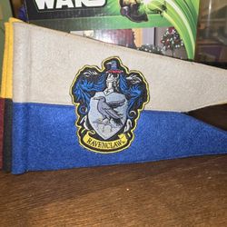 Harry Potter House Banners. Universal Studios. GRYFFINDOR, HUFFLEPUFF,RAVENCLAW,SLYTHERIN and 2 Universal Studios magic interactive wands..