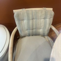 Kitchen Table With Rolling Chairs