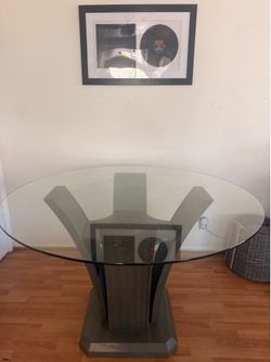 Dining room table