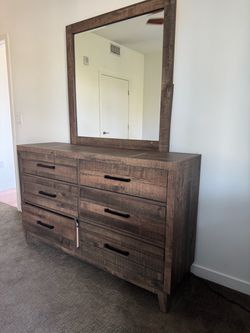 Dresser