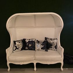 Beautiful White Balloon Loveseat 