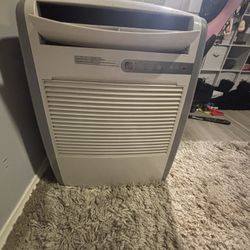 Window Standing Ac Unit. 