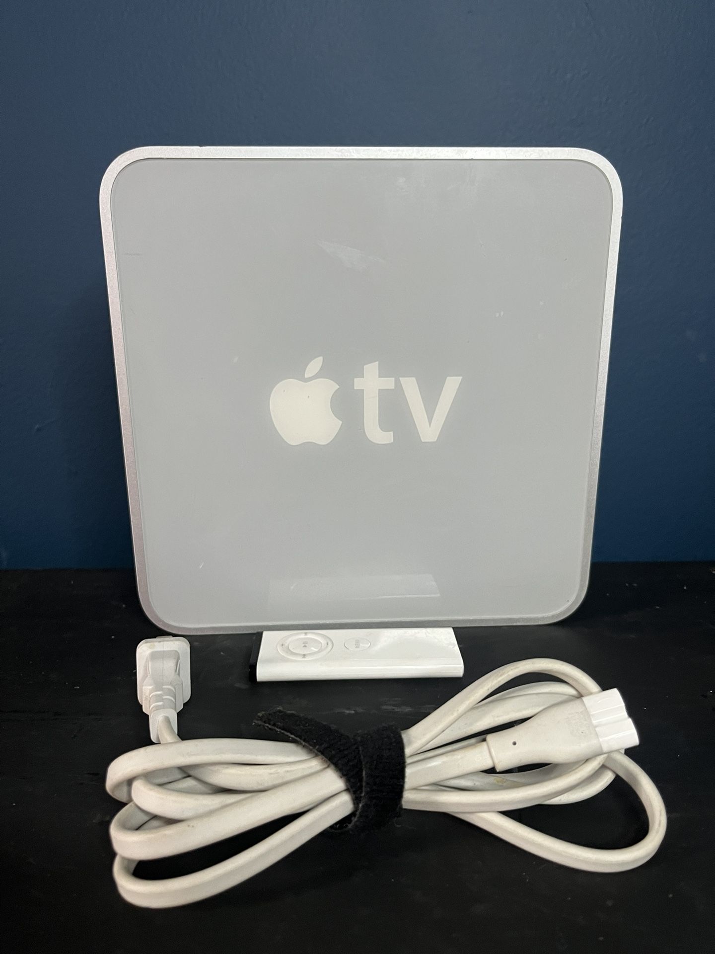 Apple TV! 1st Generation (Cable & Remote Included)