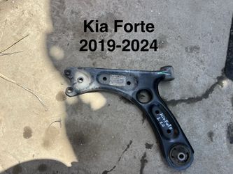 2019-2024 Kia Forte Lower Control Arm OEM 