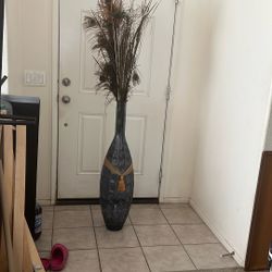 Large Vase With Peacock Feathers