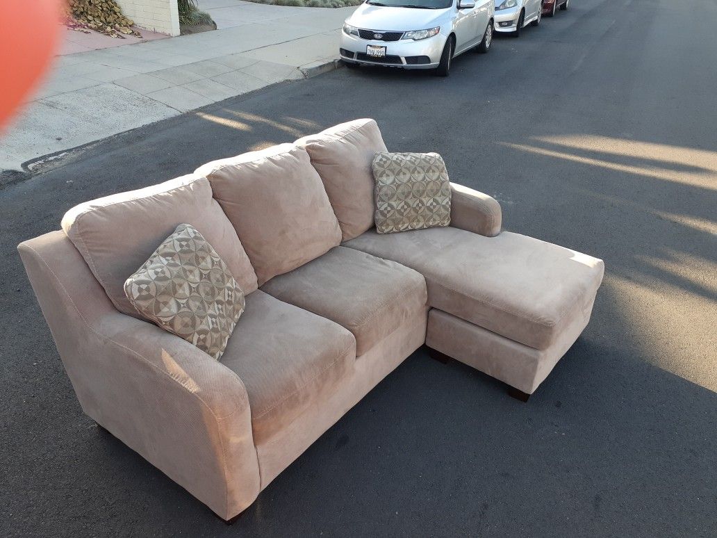 Sectional couch great condition (I can deliver it today)&@@&&#&#&&#&#&